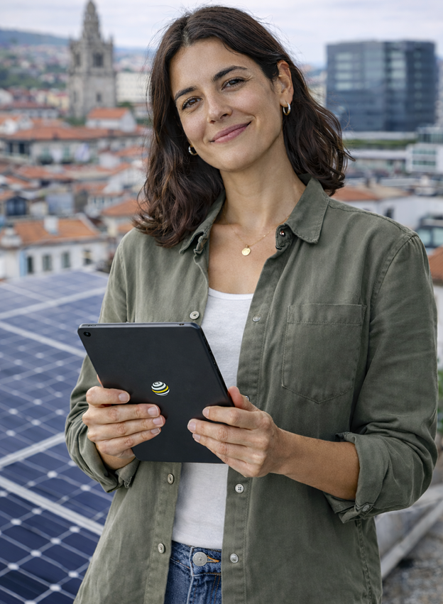 Solid team member smiling in the contact section